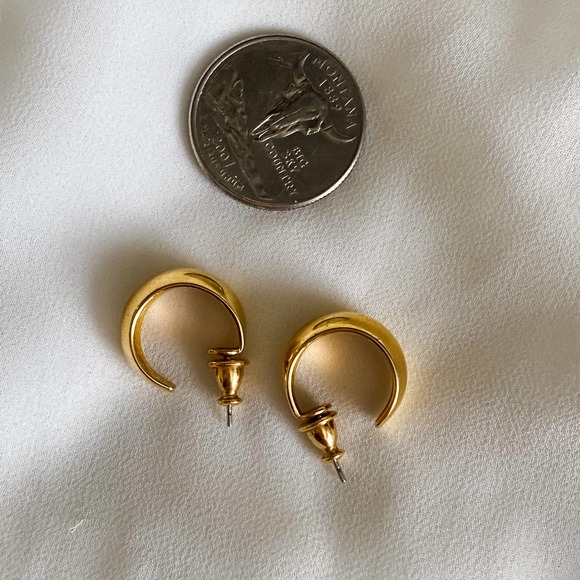 VTG Gold Small Wide Hoop Earrings - Picture 5 of 7